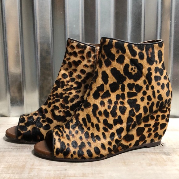 Faux fur Leopard open toe wedges - Picture 2 of 2